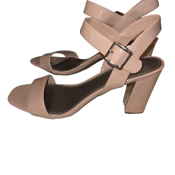 NWOT Worthington Patent Leather Strappy Chunky Heel Beige Size 11” 4” He… - Picture 2 of 5